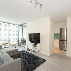 Chic 2-bedroom In Downtown With Stunning Water Views Vancouver