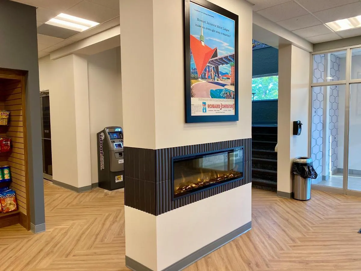 Howard Johnson By Wyndham Winnipeg West Canada