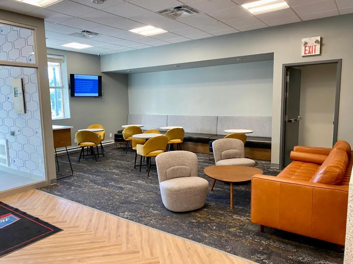 Howard Johnson By Wyndham Winnipeg West Canada