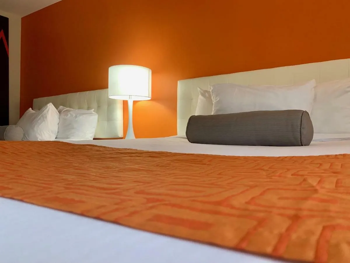 Howard Johnson By Wyndham Winnipeg West Hotel